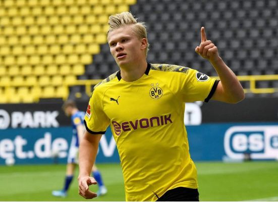 组图 CBA深圳主场击败浙江 刘泽一突破分球